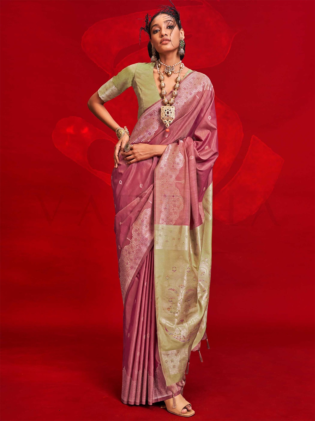 

Vardha Woven Design Zari Banarasi Saree, Mauve
