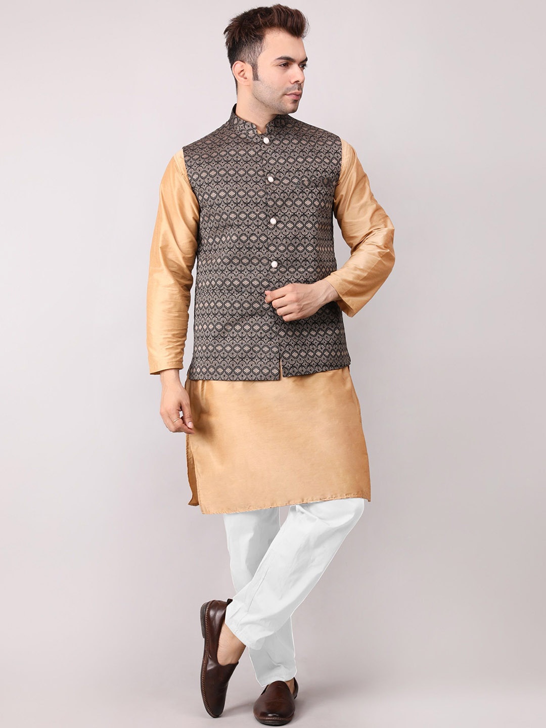 

Voniry Mandarin Collar Jacquard Weave Straight Kurta with Pyjamas & Nehru jacket, Black