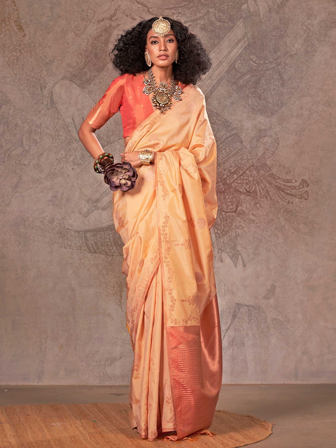 

Vardha Floral Woven Design Zari Banarasi Saree With Unstitched Blouse Piece, Peach