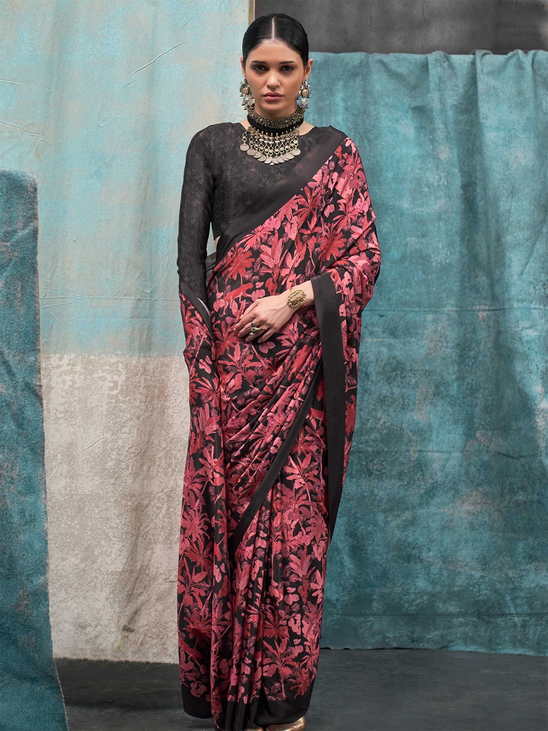 

Vardha Printed Poly Crepe Saree, Red
