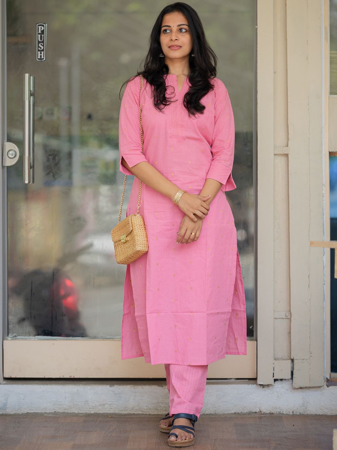 

Vastara the Label Women Geometric Printed Pure Cotton Kurta with Trouser, Pink