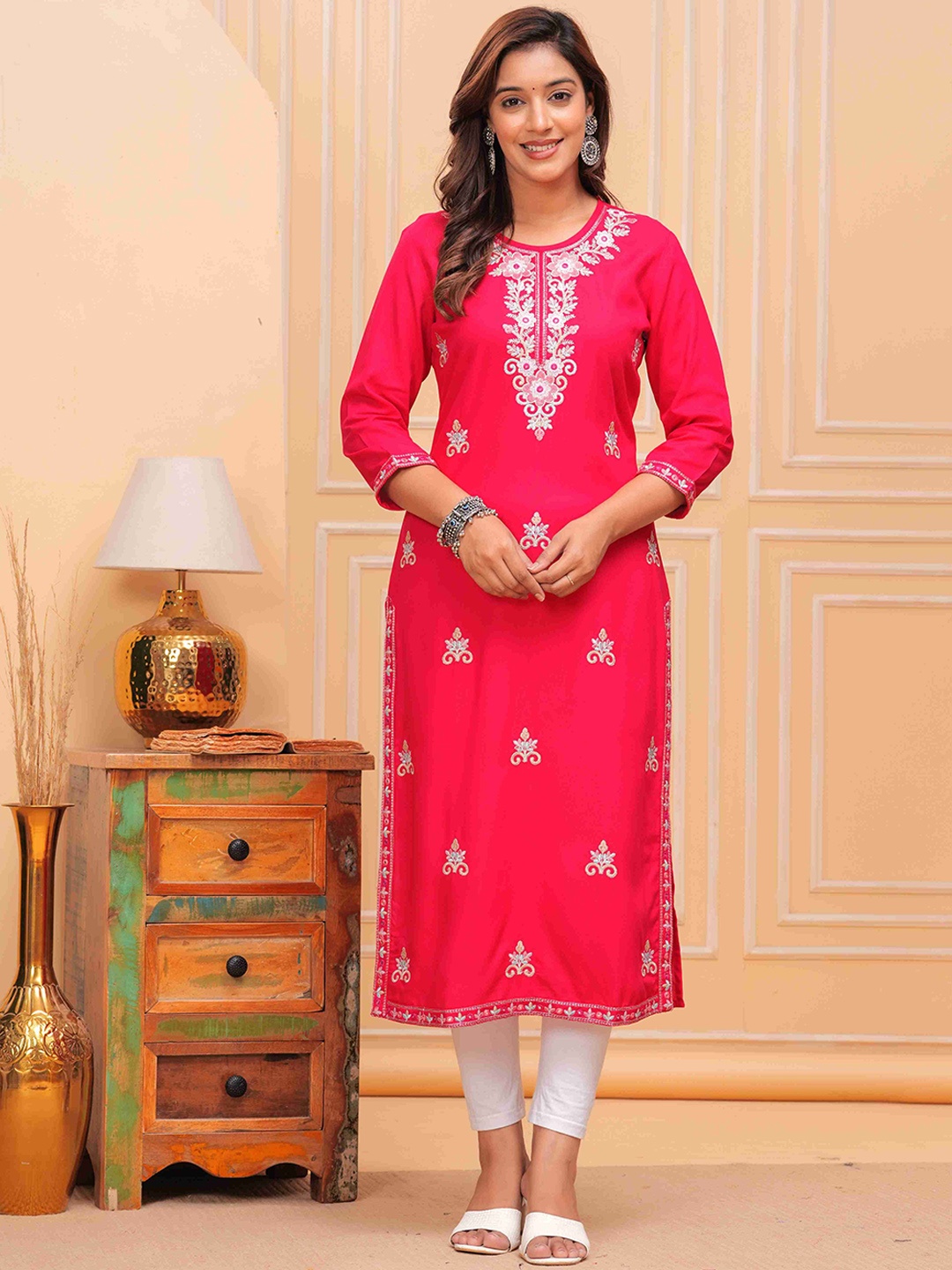 

ALEXEY JAY Floral Embroidered Straight Kurta, Pink