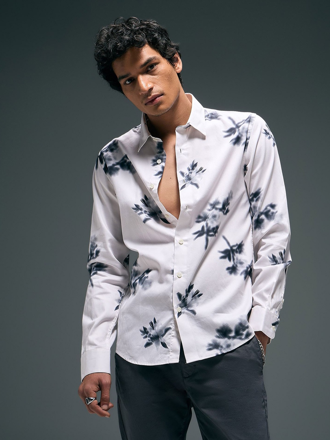 

Flying Machine Men Slim Fit Floral Opaque Printed Casual Shirt, White