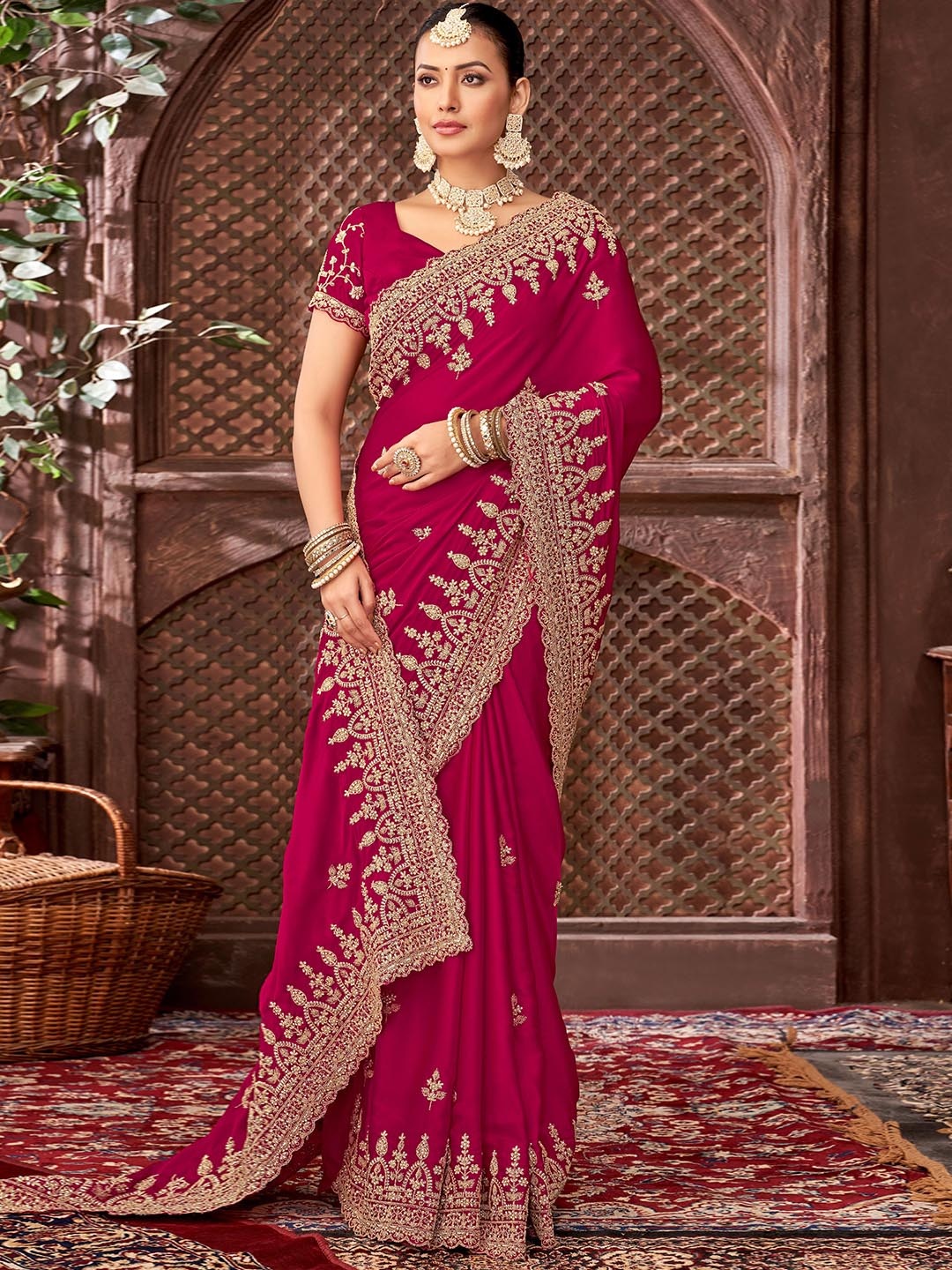 

Arron Creats Ethnic Motifs Embroidered Satin Saree, Magenta