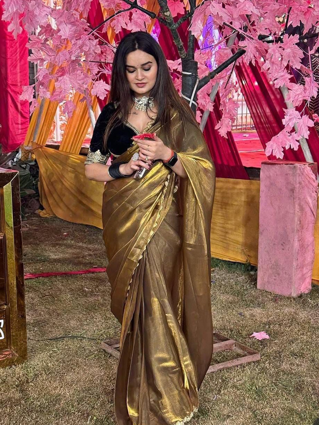 

MANSUBHA Embroidered Organza Saree, Gold