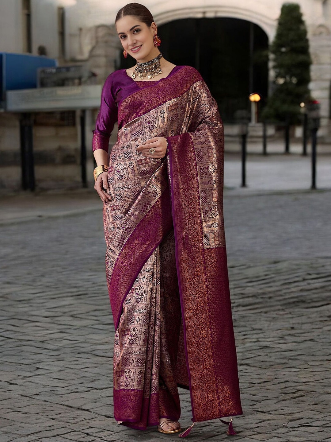 

KIMISHA Woven Design Zari Banarasi Saree, Purple