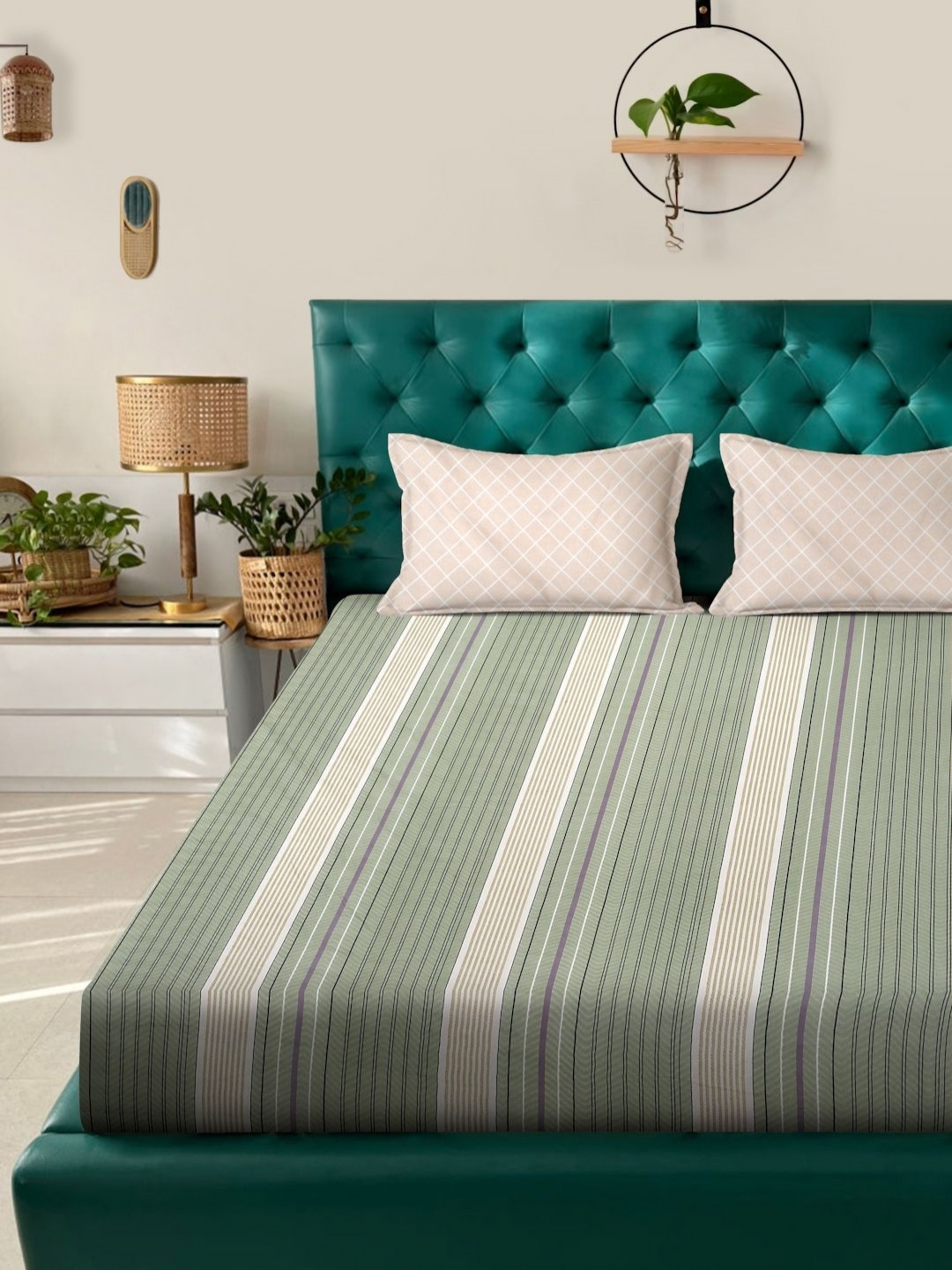 

Myntra Elegant Homes Green & White Striped 300 TC King Bedsheet Set- 2.50 m x 2.25 m