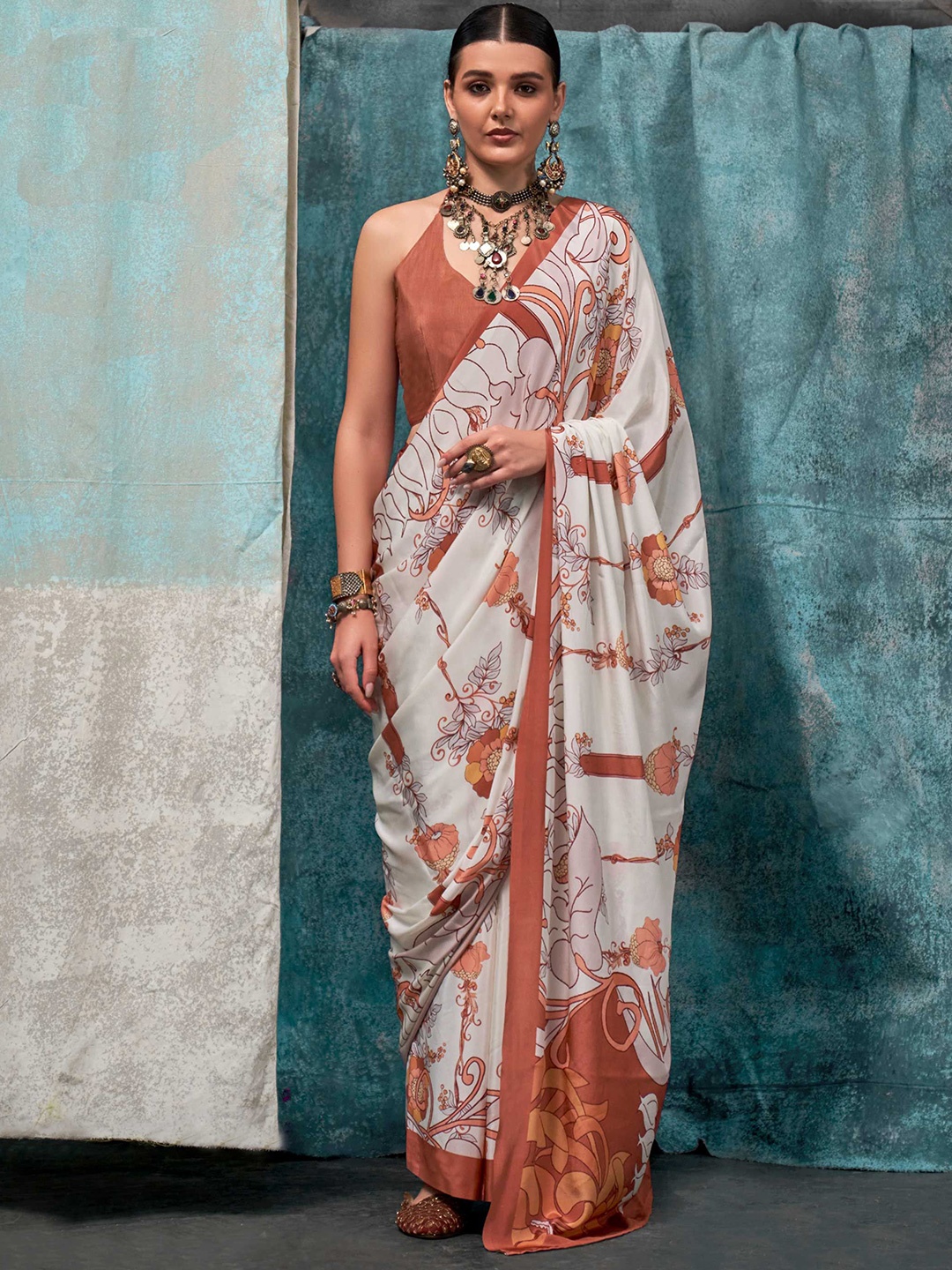 

Vardha Floral Printed Saree, Beige