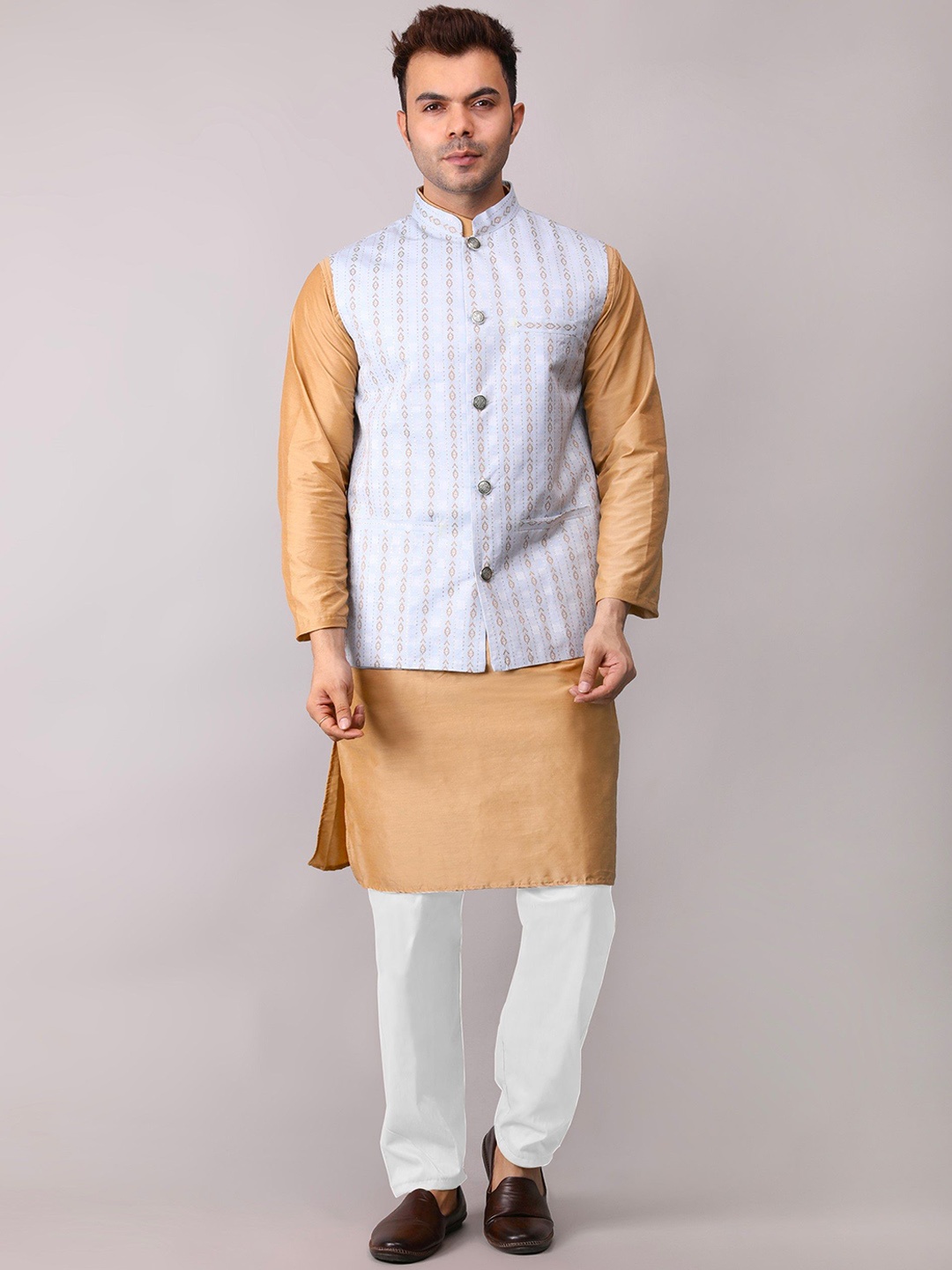 

Voniry Ethnic Motifs Woven Design Straight Kurta white Pyjama & Nehru Jacket, Blue