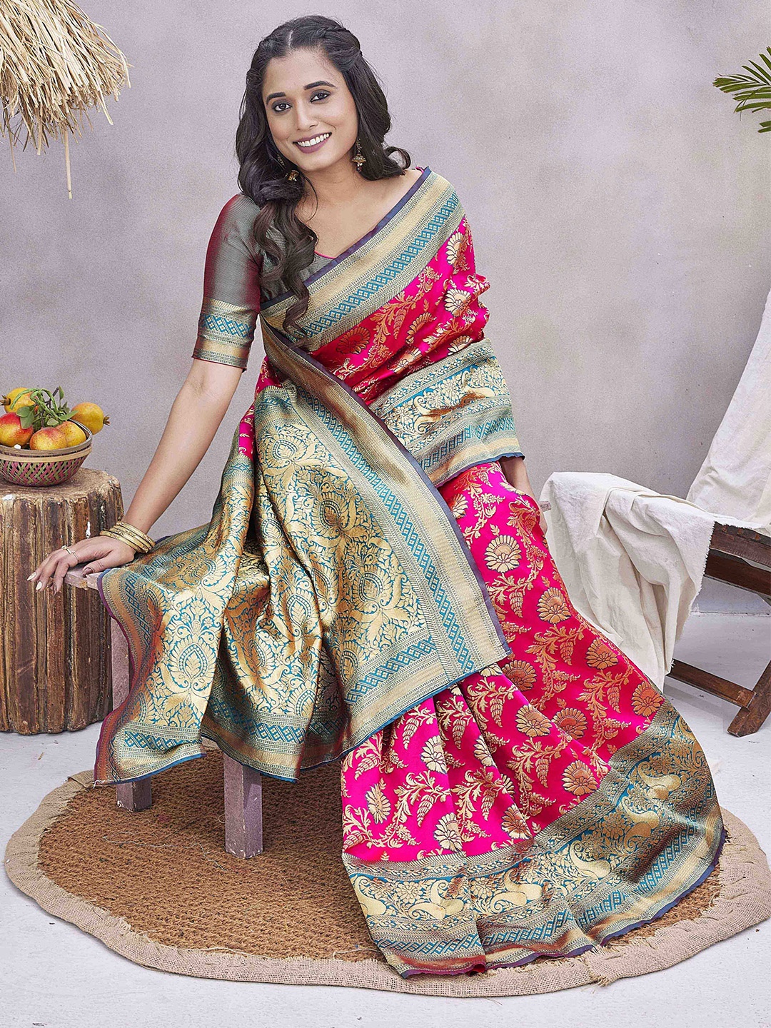 

Sangria Kanjeevaram Woven Design Saree With Blouse Piece, Pink