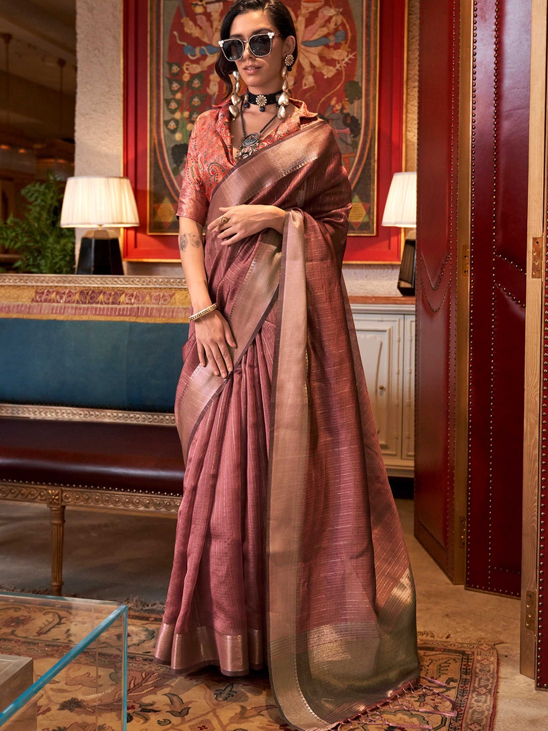 

Vardha Striped Woven Design Zari Saree, Peach
