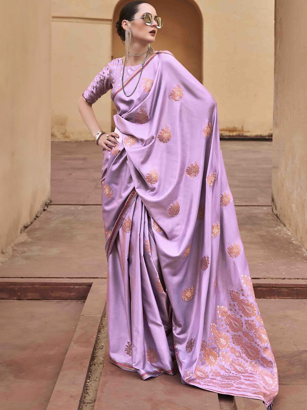 

Mitera Woven Design Zari Saree, Lavender