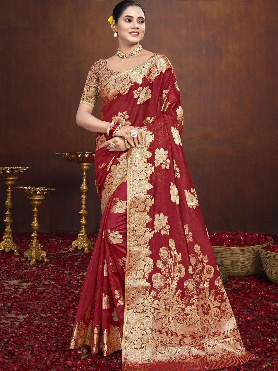 

SANGAM PRINTS Woven Design Zari Tussar Saree, Red