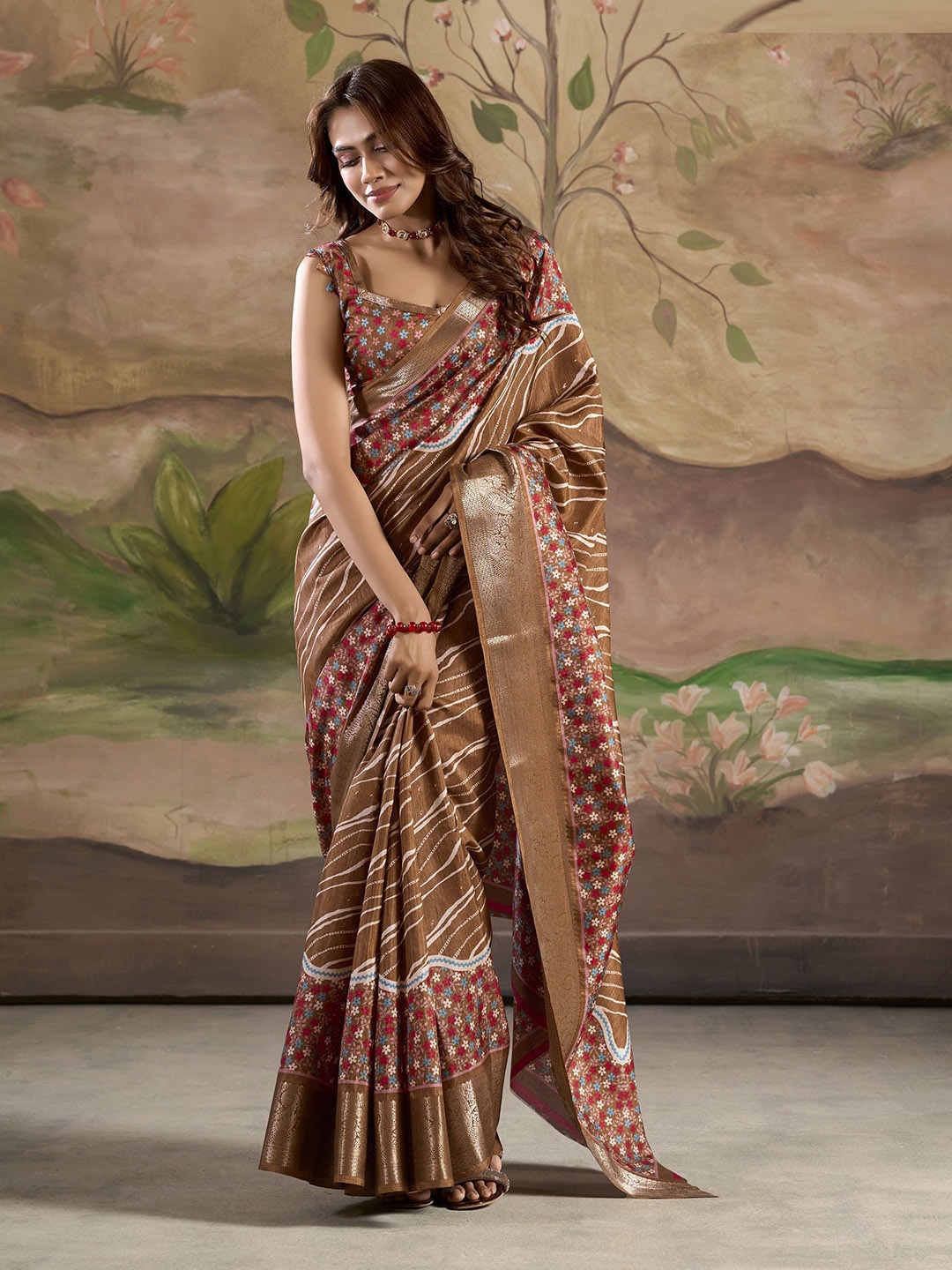 

MAHALASA Printed Zari Weaving Saree With Blouse Piece, Brown