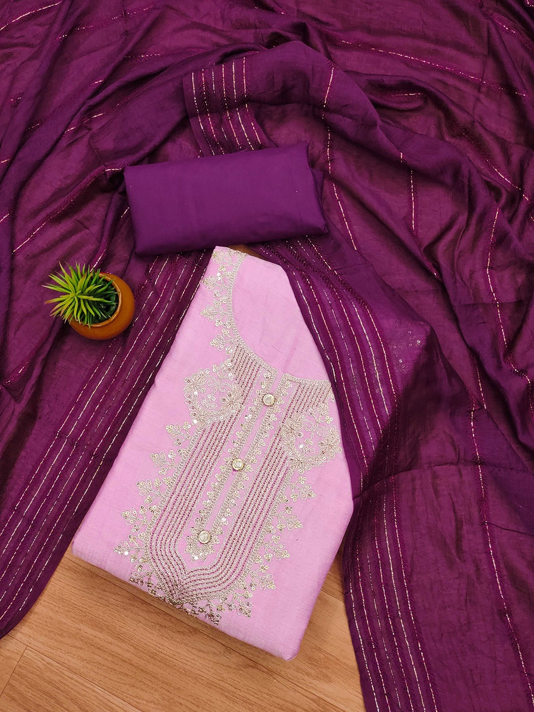 

SHADOW & SAINING Floral Embroidered Thread Work Unstitched Dress Material, Purple