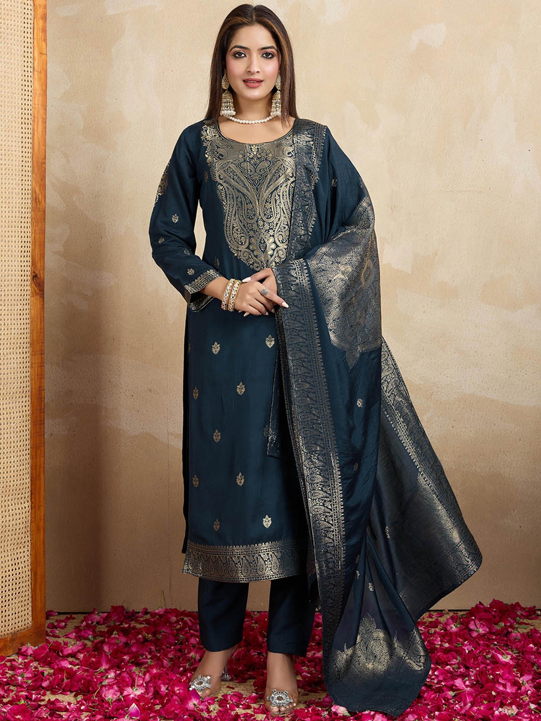 

LERIYU Ethnic Motifs Embroidered Thread Work Straight Kurta with Trouser & Dupatta, Navy blue