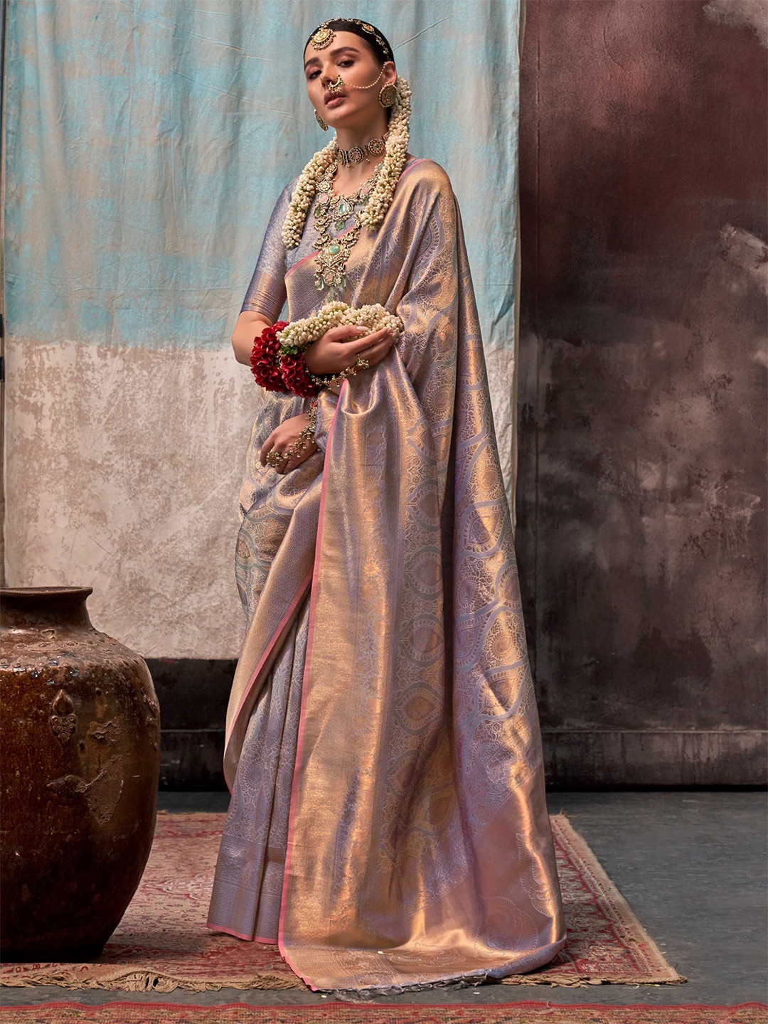 

Vardha Woven Design Zari Saree, Grey