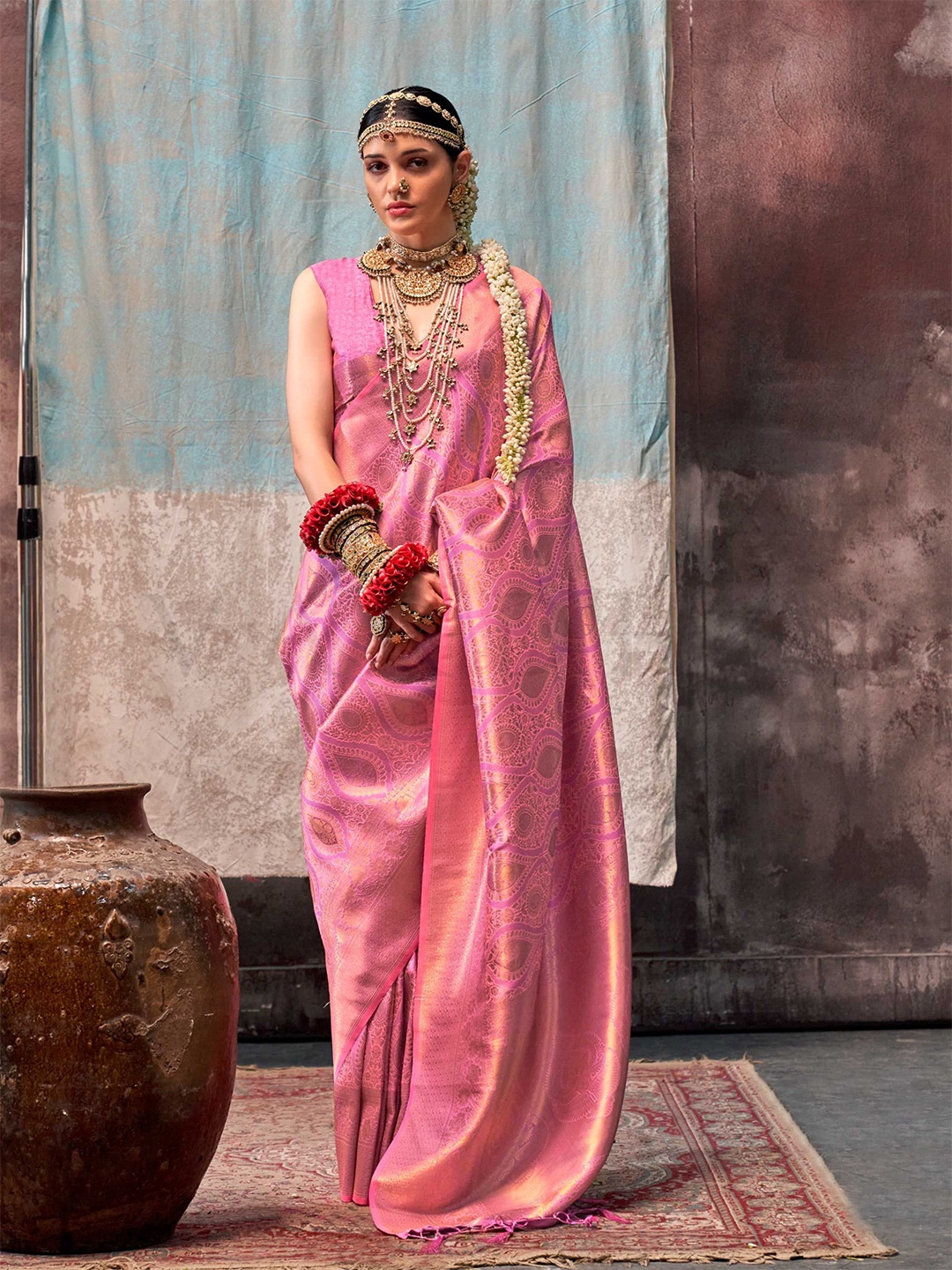 

Vardha Woven Design Zari Kanjeevaram Saree, Pink