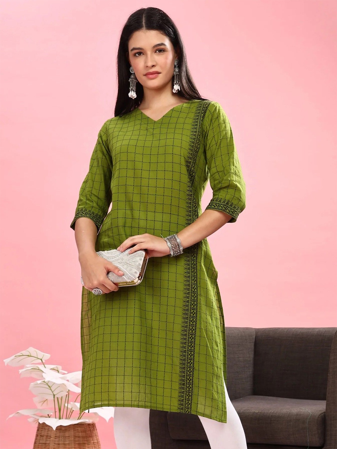 

Girly Colours Women V-Neck Pure Cotton Kurti, Green