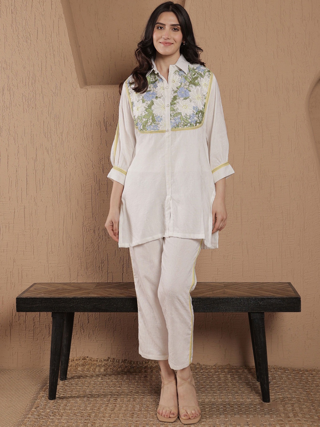 

SRIHA Floral Embroidered Cotton Collar Neck Tunic With Trousers, White