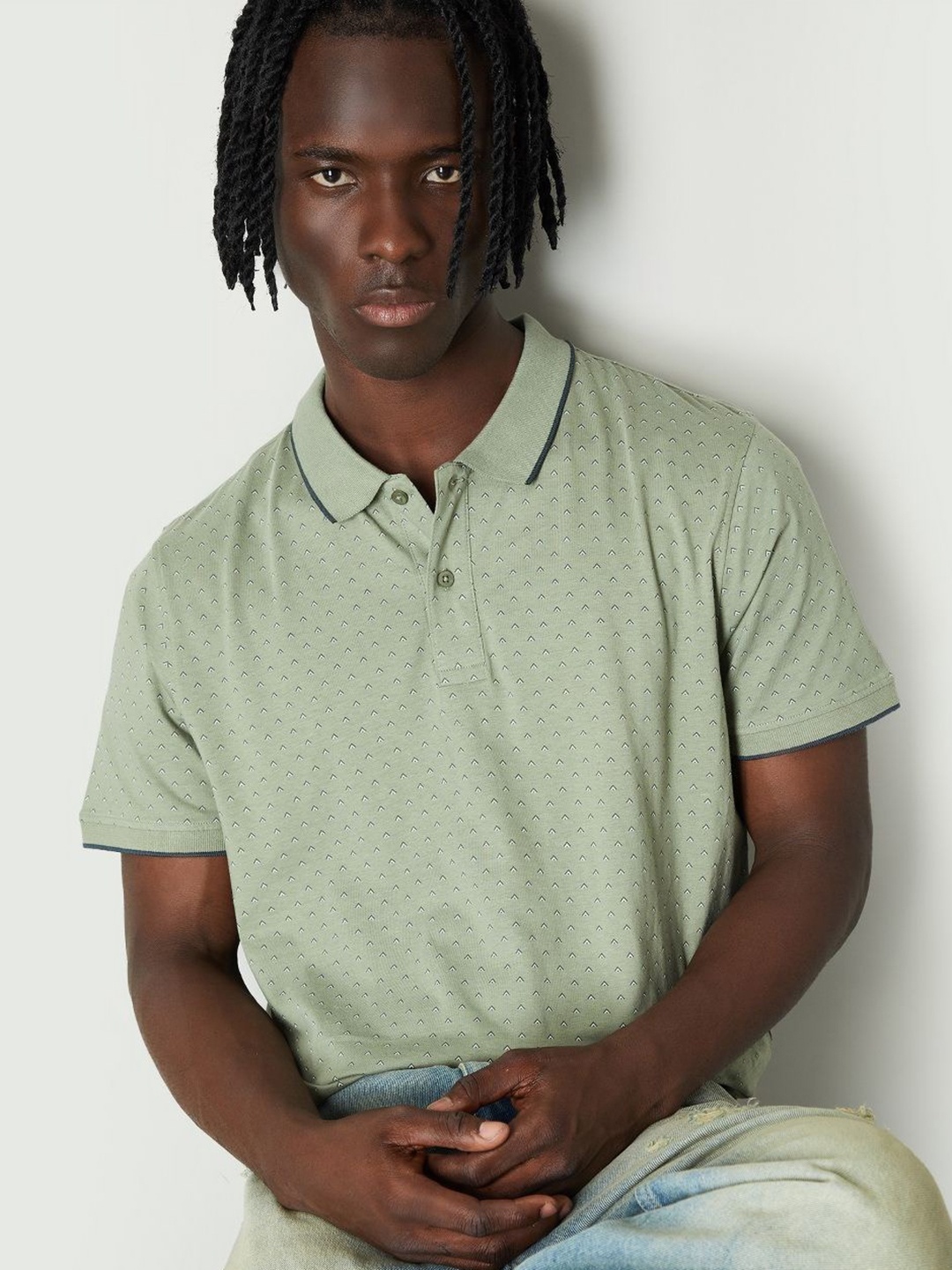 

max Men Geometric Printed Round Neck Cotton T-shirt, Olive