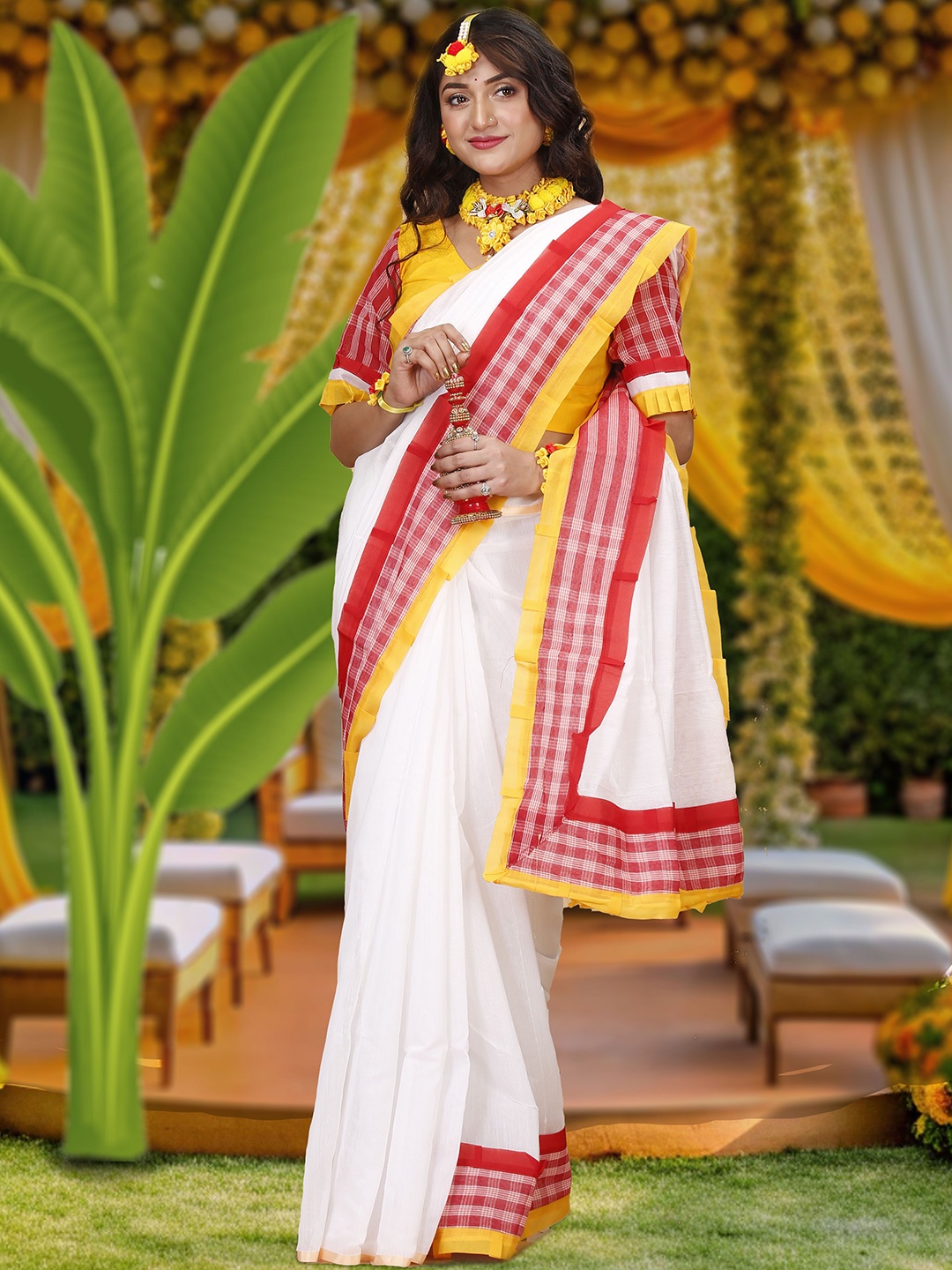 

Ruuprekha Printed Checked Border Saree, White