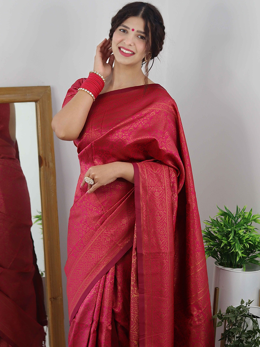 

Moda Rapido Woven Design Saree, Red
