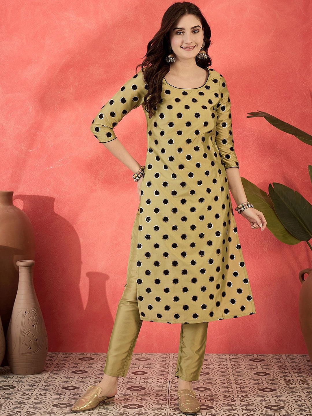 

Sangria Geometric Printed Round Neck Straight Kurta With Trouser, Brown