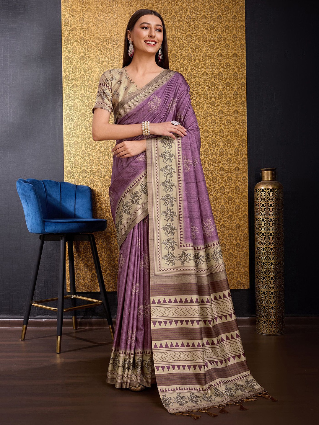 

DIVASTRI Ethnic Motifs Printed Banarasi Saree, Pink