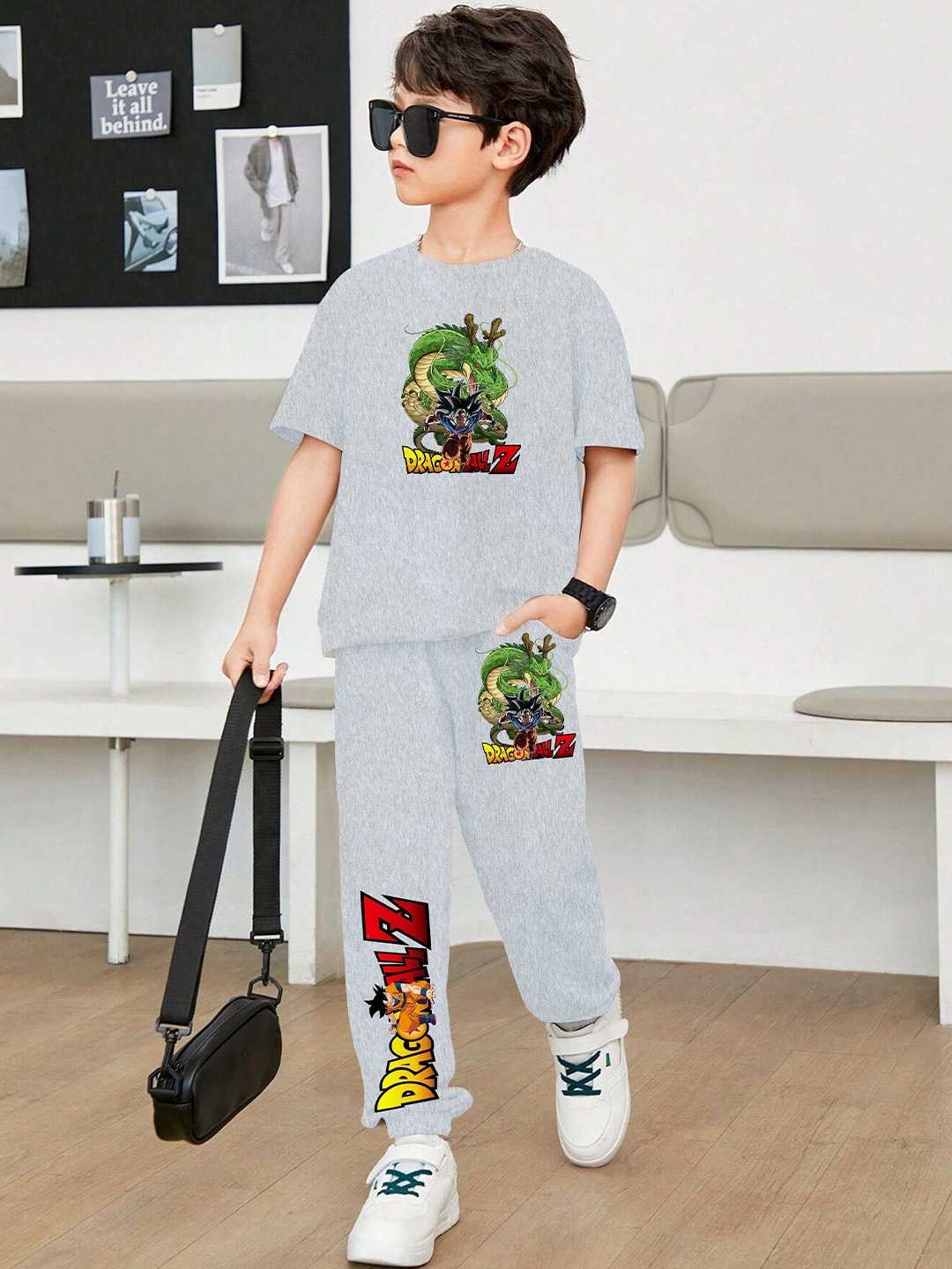 

LOCAVESTIR Boys Printed T-shirt With Joggers, Grey
