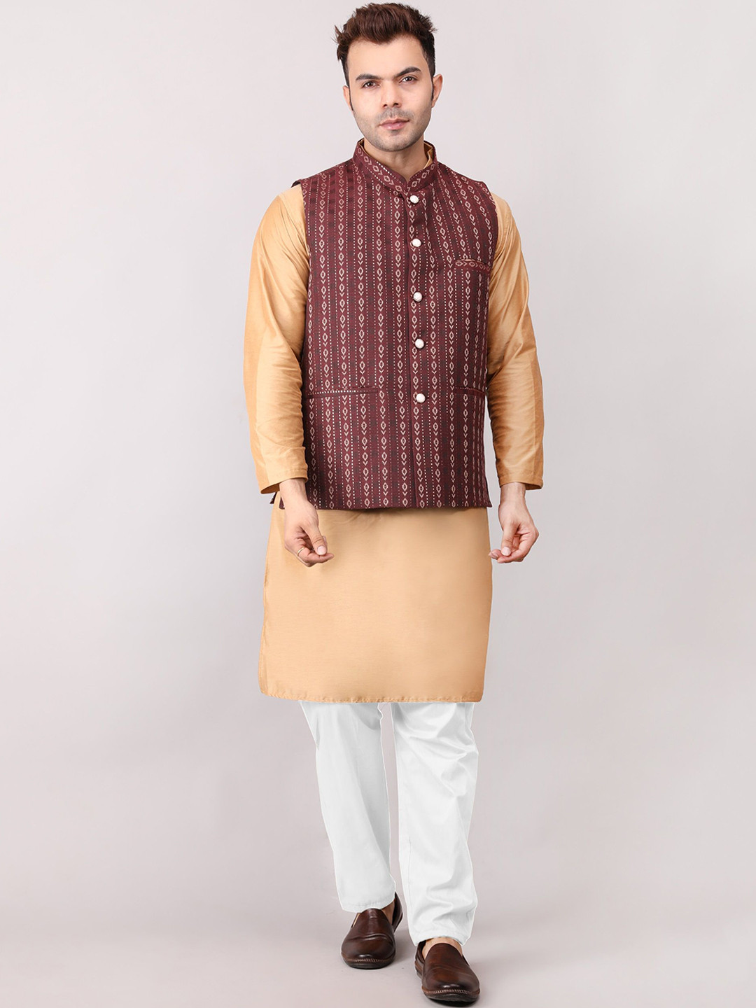 

Voniry Ethnic Motifs Woven Design Straight Kurta white Pyjama & Nehru Jacket, Maroon