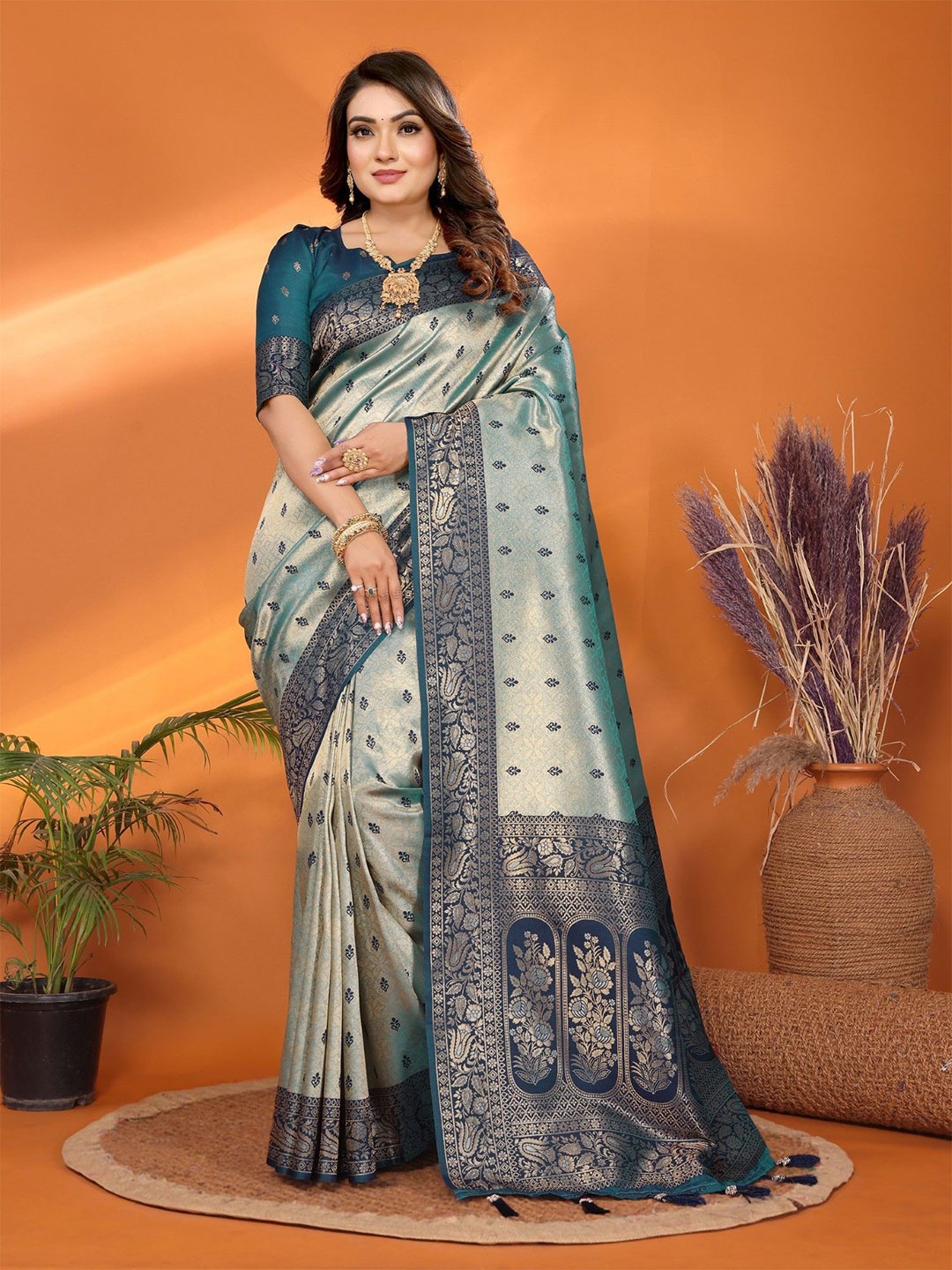 

LeeliPeeri Designer Woven Design Tissue Saree, Teal