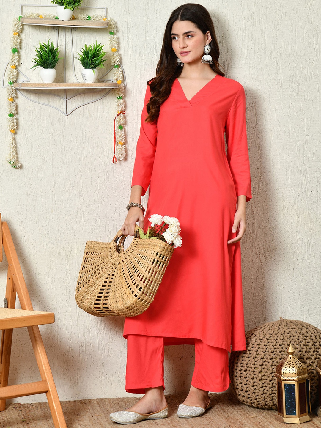 

Bhuja Women Regular Kurta with Trousers, Red