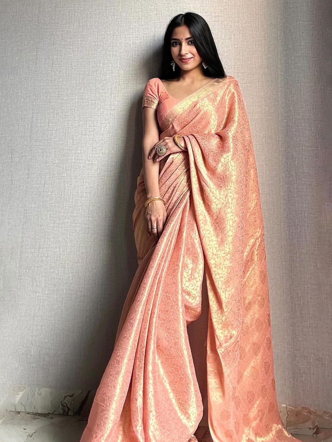 

Moda Rapido Woven Design Zari Work Saree, Pink