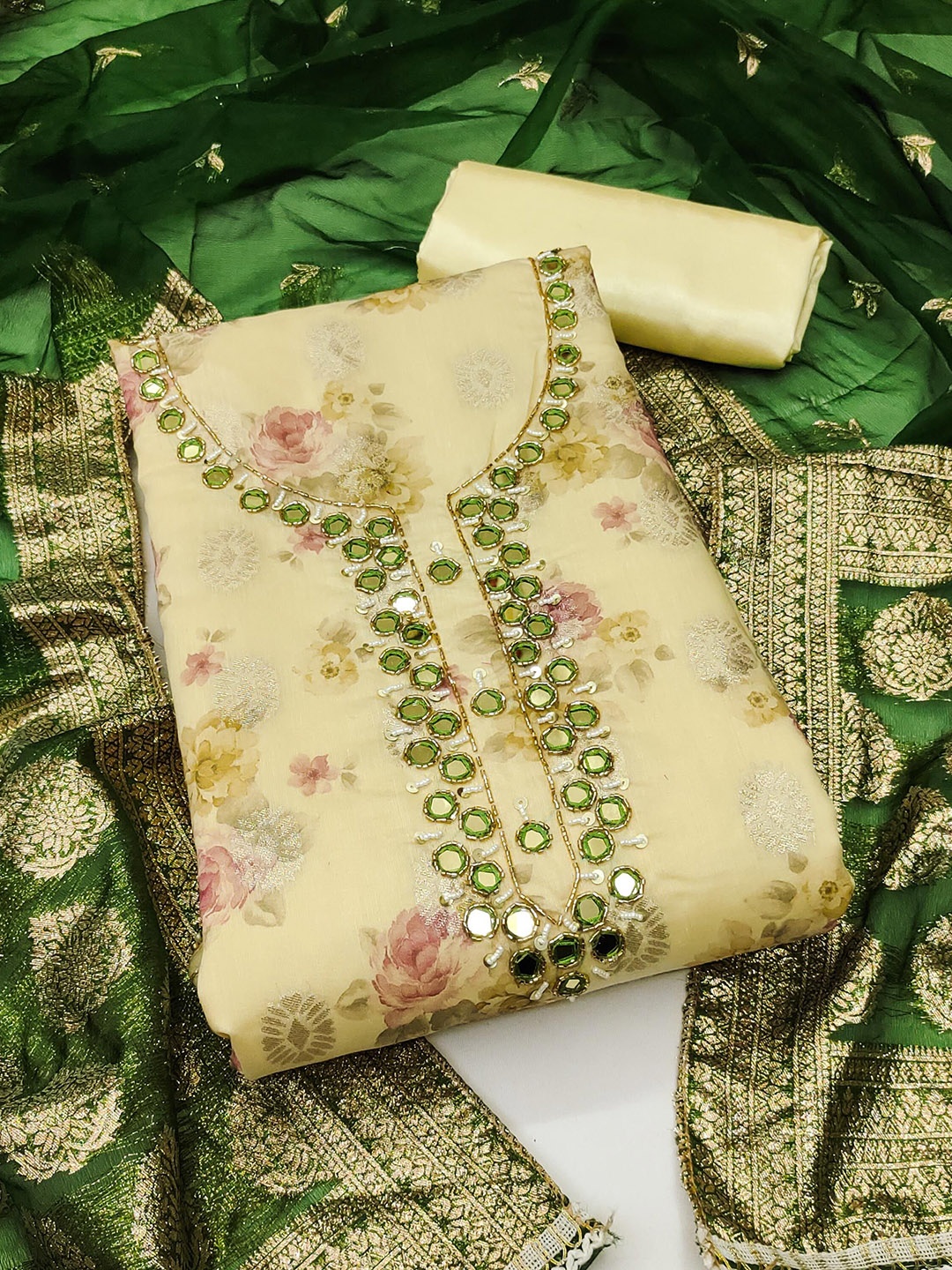 

SHADOW & SAINING Embellished Semi-Stitched Dress Material, Green