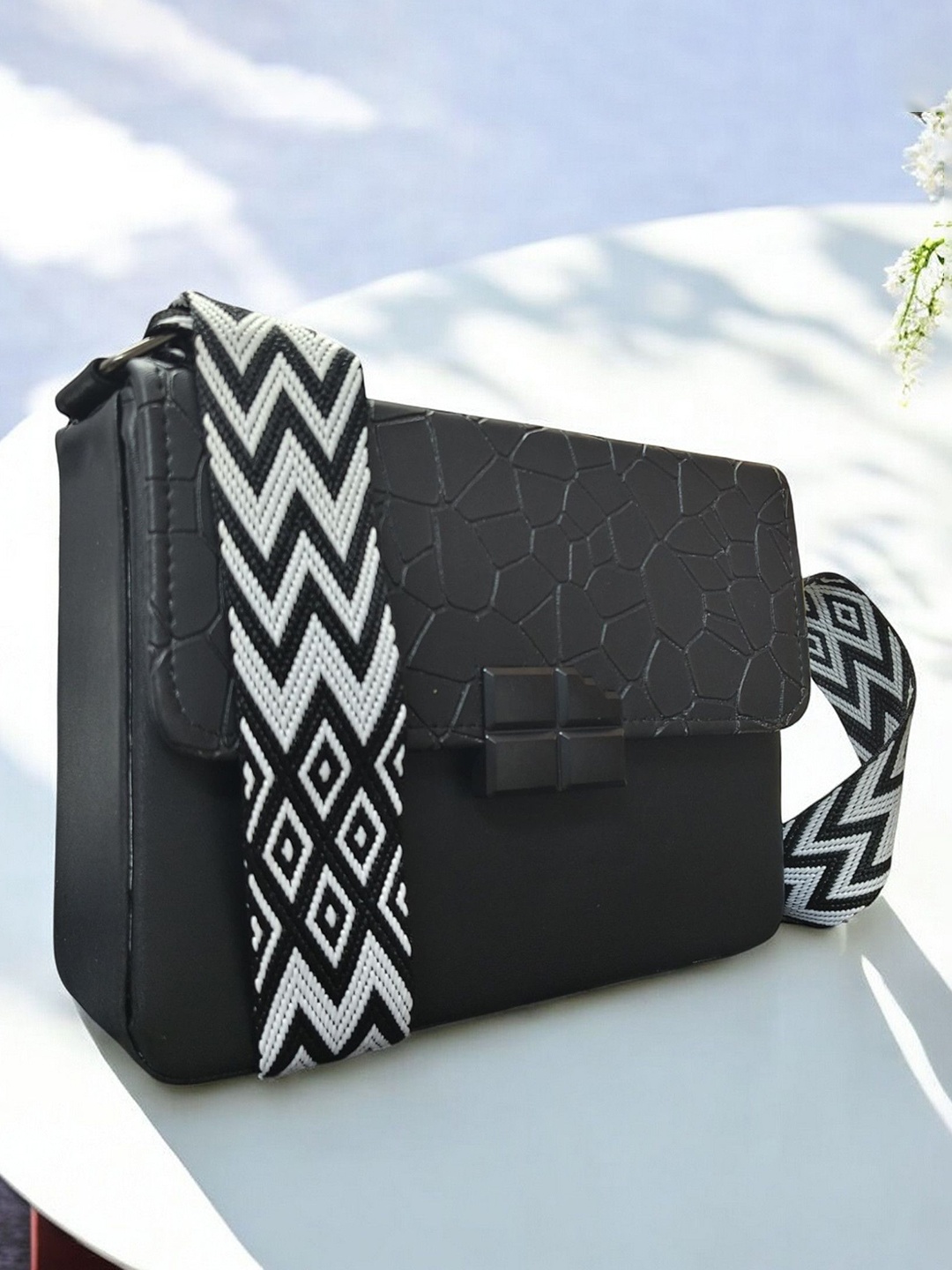 

CLARIS JAMES PU Sling Bag, Black