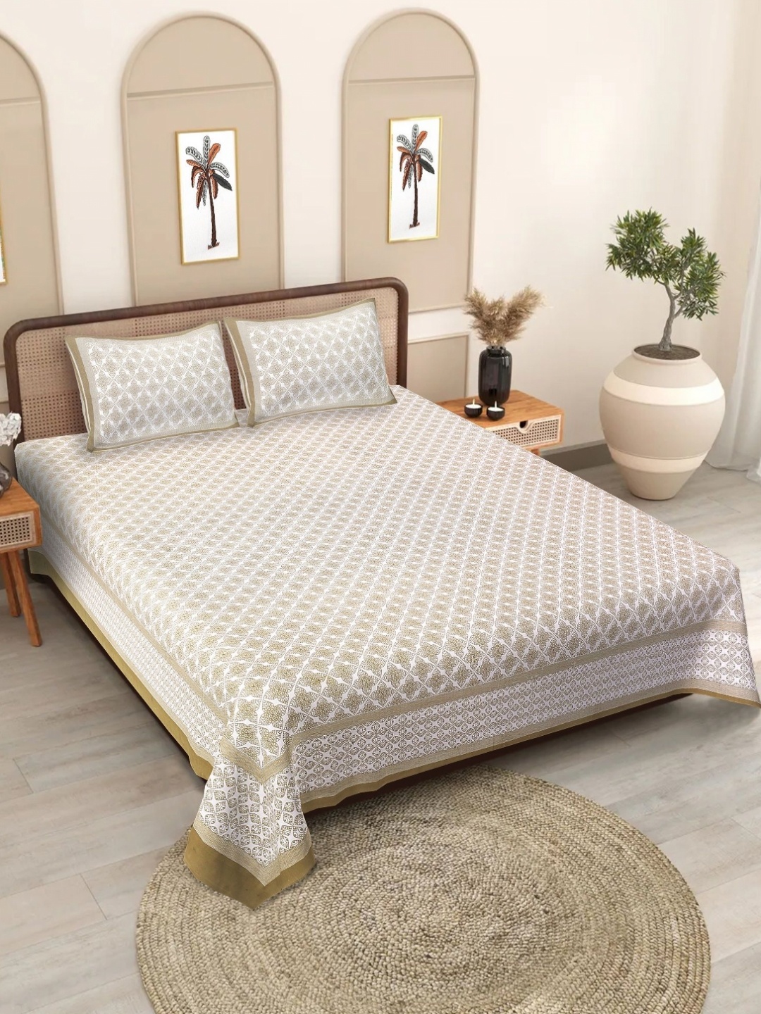 

Texstylers Beige & White Printed Cotton 186 TC Queen Bedsheet Set - 2.20 m X 2.50 m