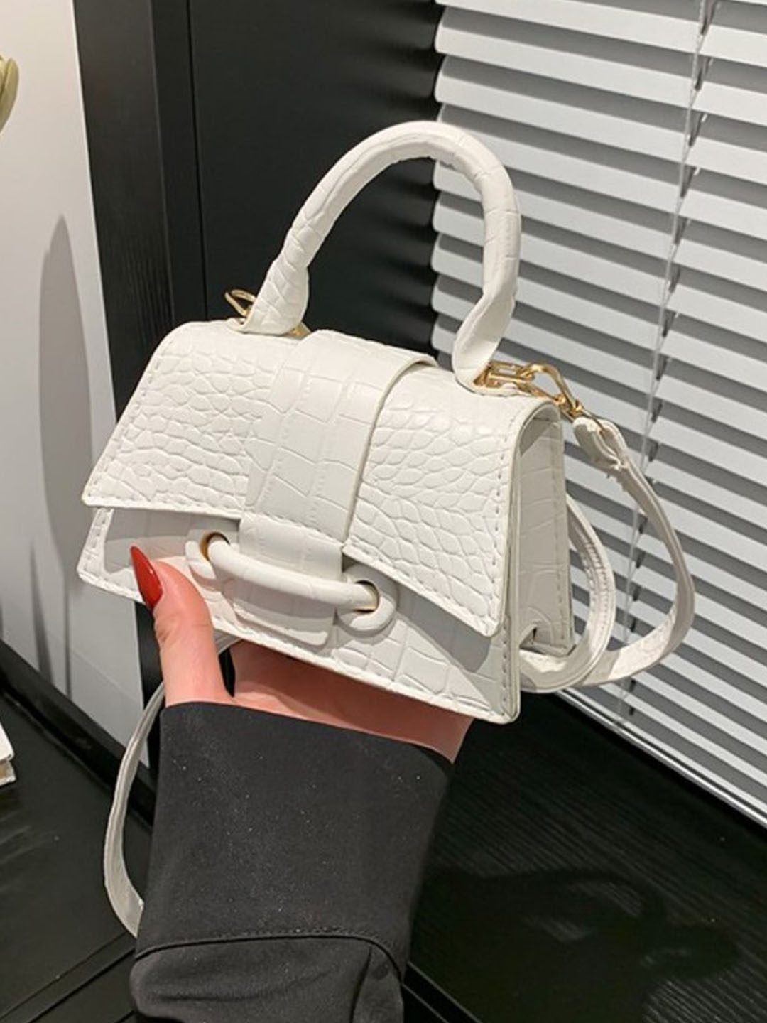 

DressBerry PU Handheld Bag, White