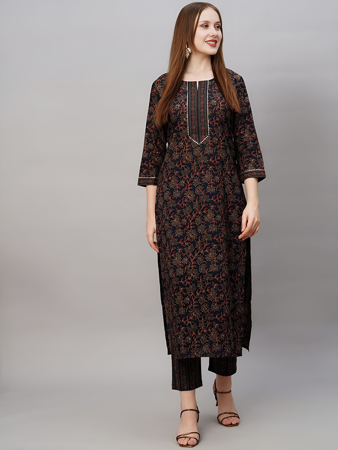 

Shree Infinity Export Floral Printed Straight Kurta With Trouser, Navy blue