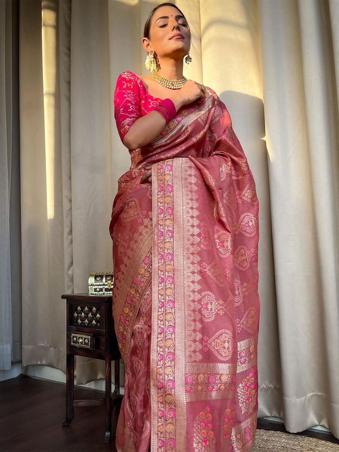 

Moda Rapido Woven Design Printed Zari Banarasi Saree, Coral