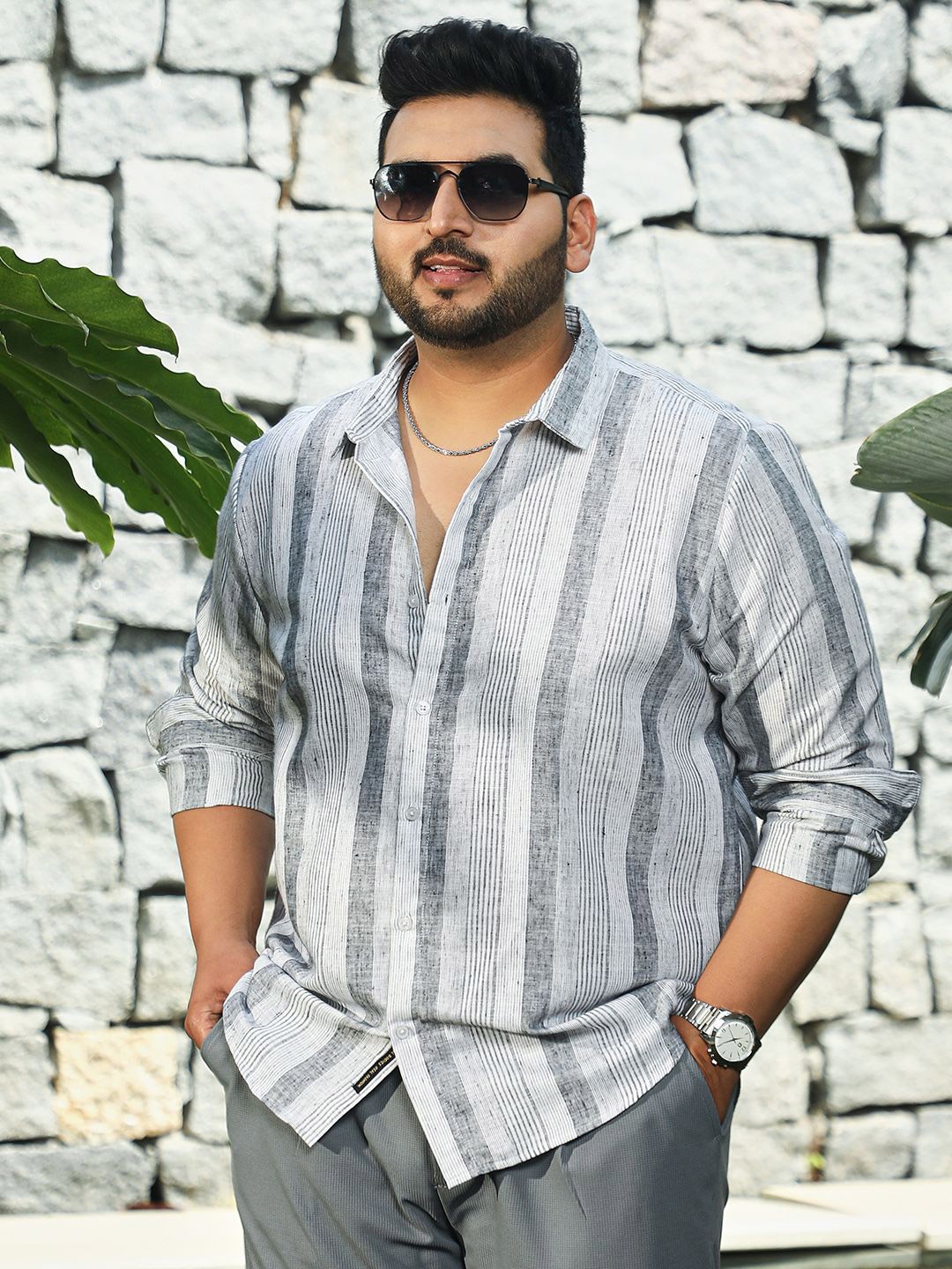 

Instafab Plus Men Comfort Opaque Striped Casual Shirt, Grey
