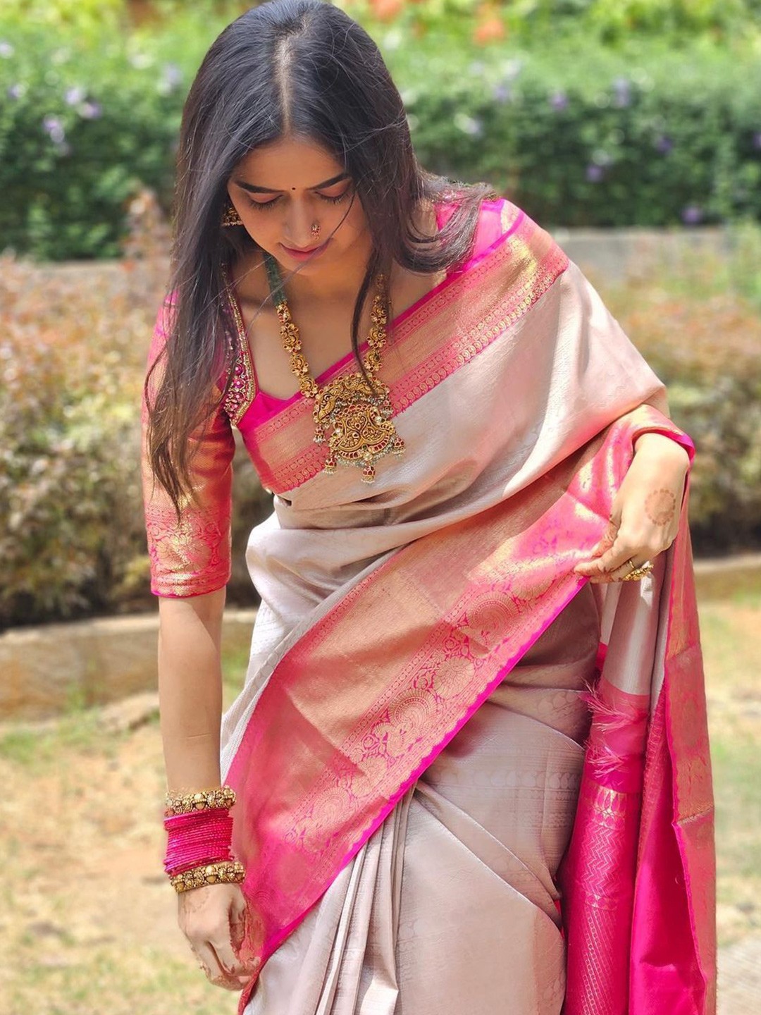 

Moda Rapido Woven Design Zari Banarasi Saree, White