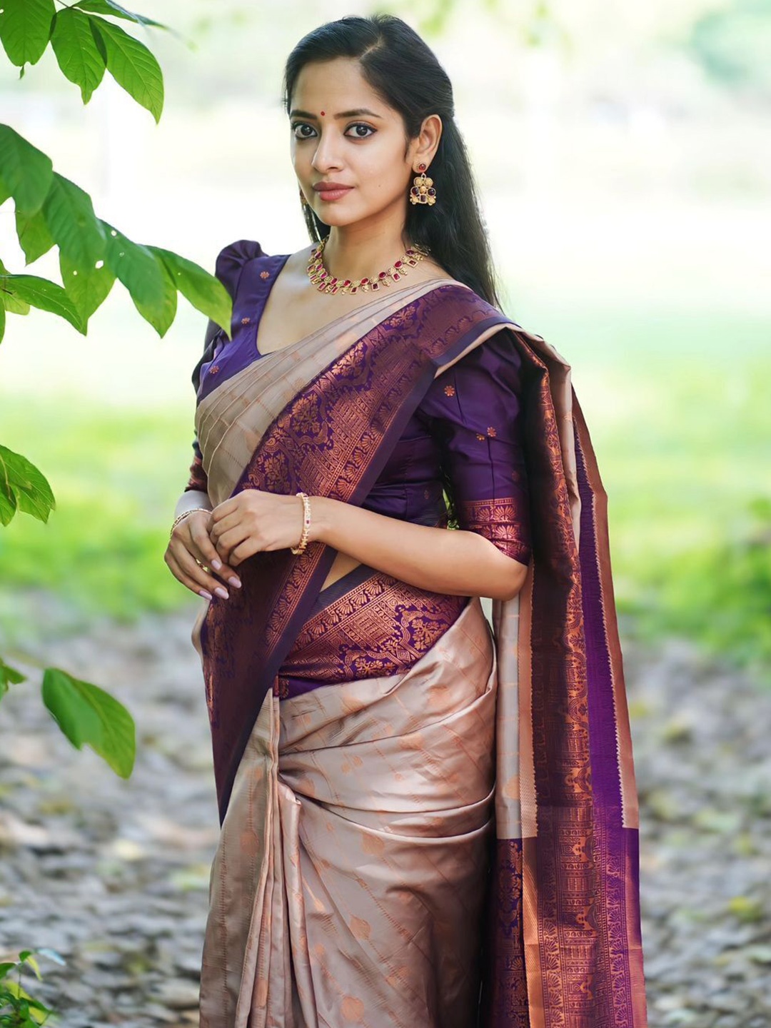 

APNISHA Woven Design Zari Pure Silk Saree With Unstitched Blouse Piece, Beige