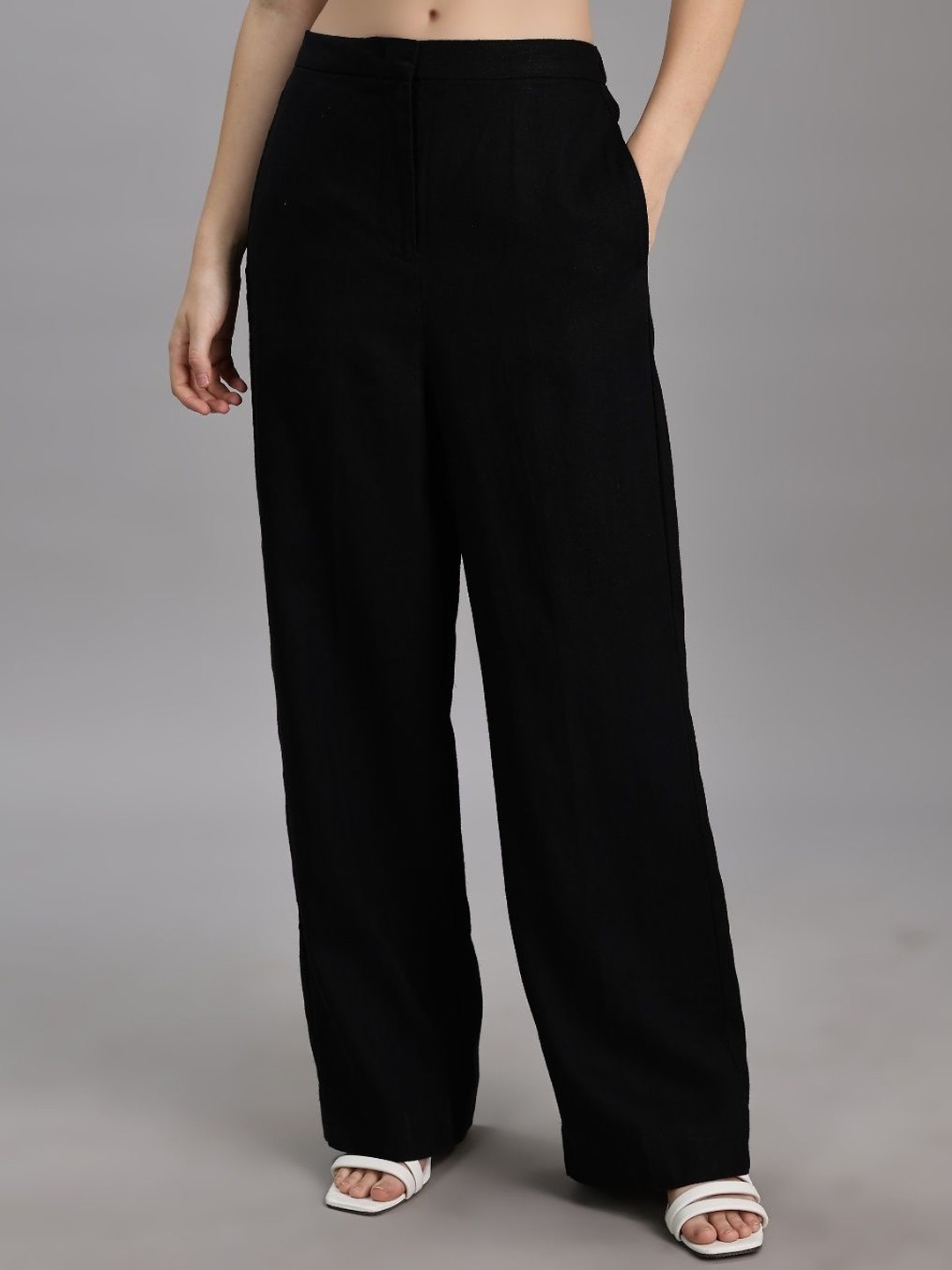 

Tommy Hilfiger Women Regular-Fit Mid Rise Trouser, Black