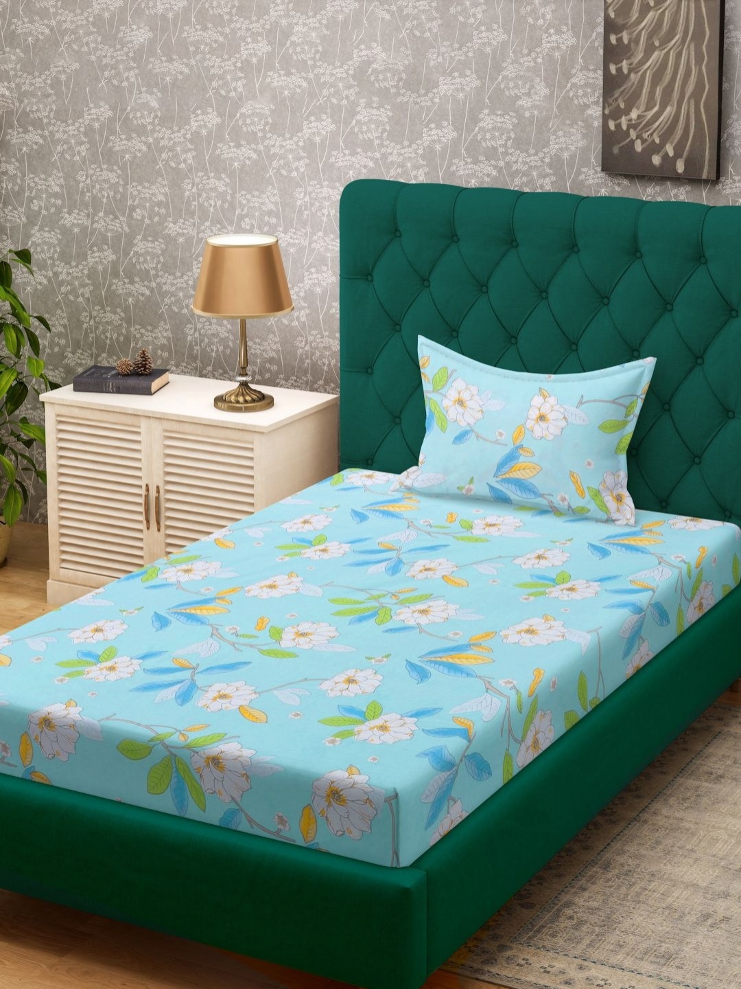 

Myntra Elegant Homes Blue & Green Floral Printed 300 TC Single Bedsheet Set 2.20m x 1.50m