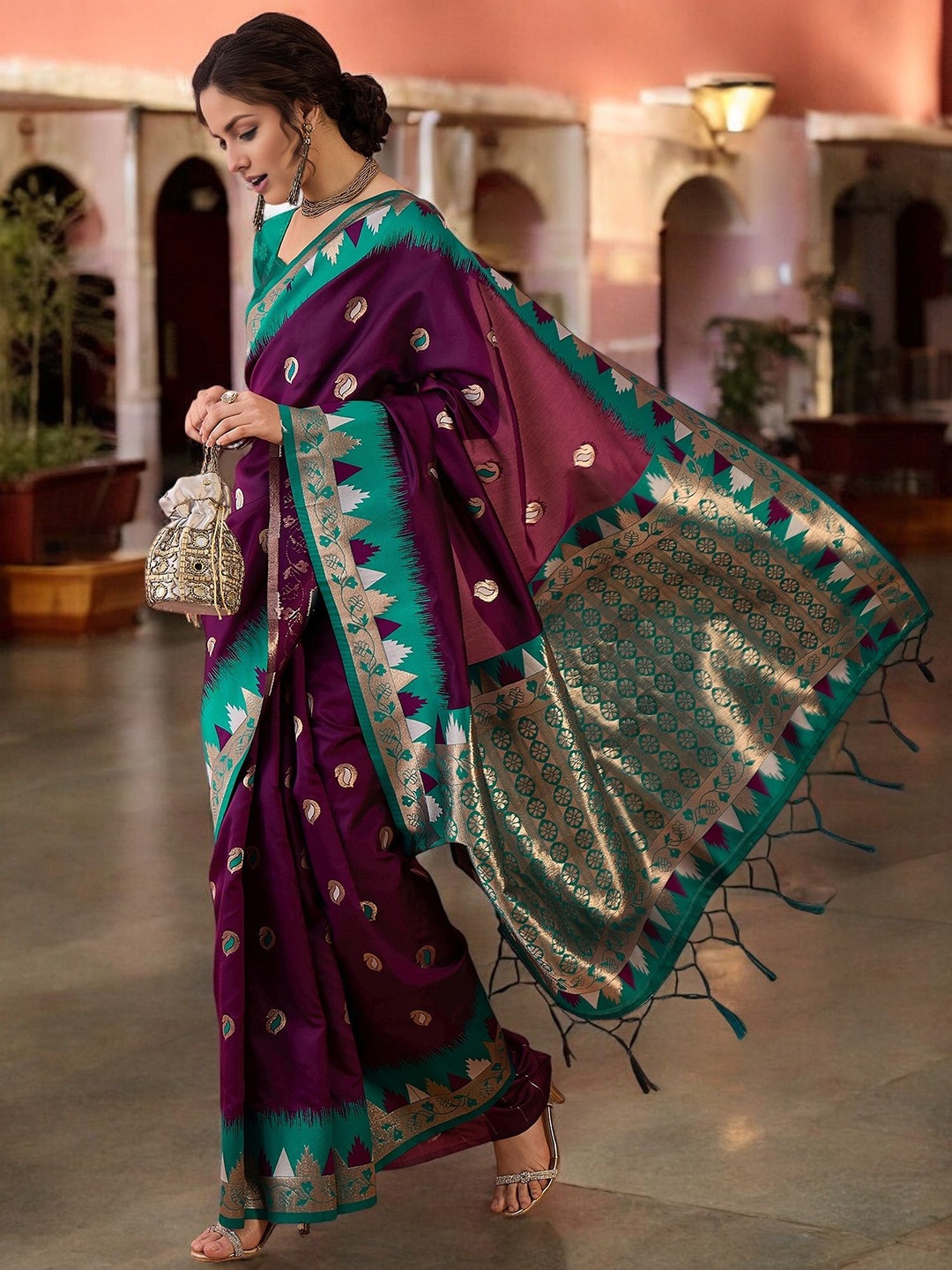 

KIMISHA Woven Design Zari Kanjeevaram Saree, Purple