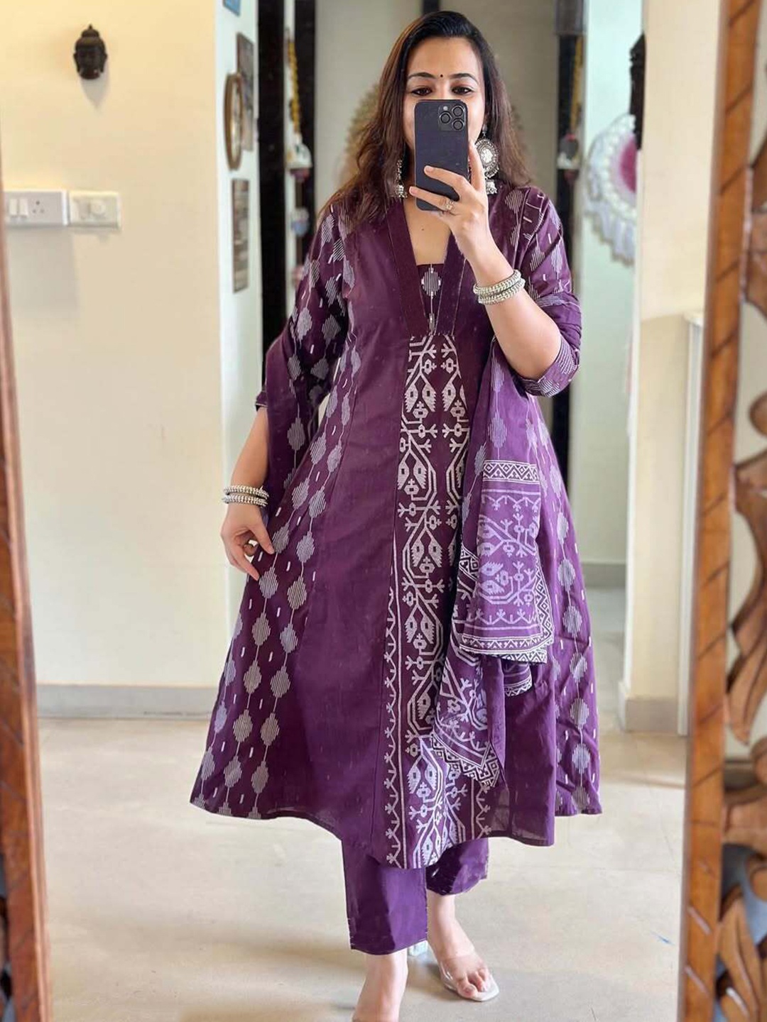 

Anni Designer Women Printed Regular Kurta with Trousers & With Dupatta, Magenta