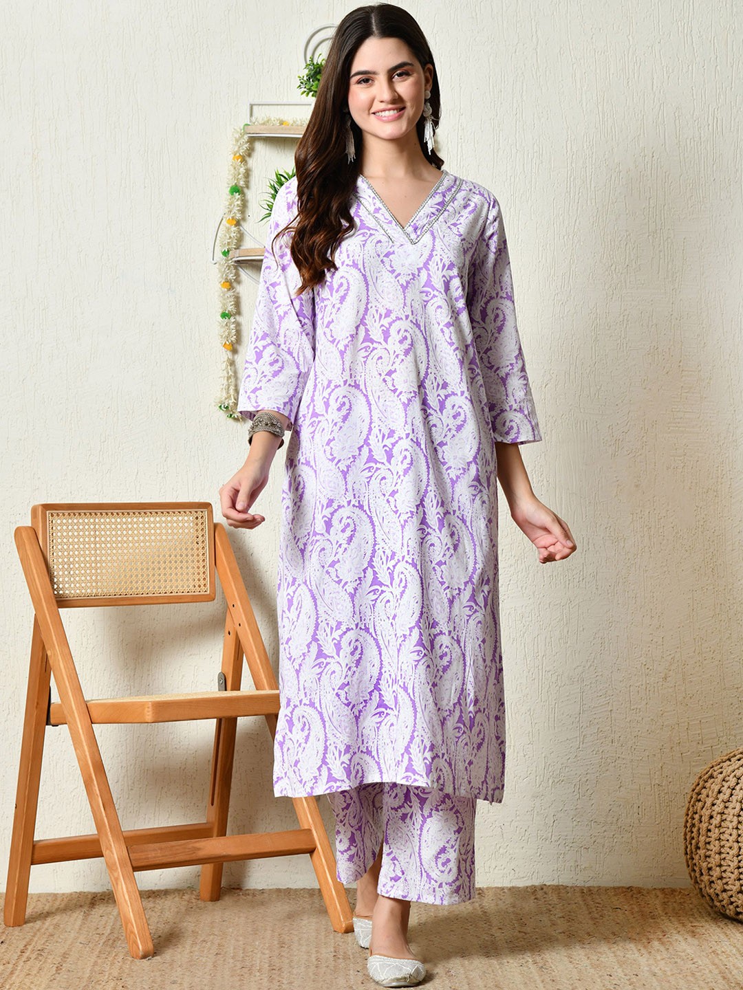 

Bhuja Women Printed Regular Pure Cotton Kurta with Trousers, Purple