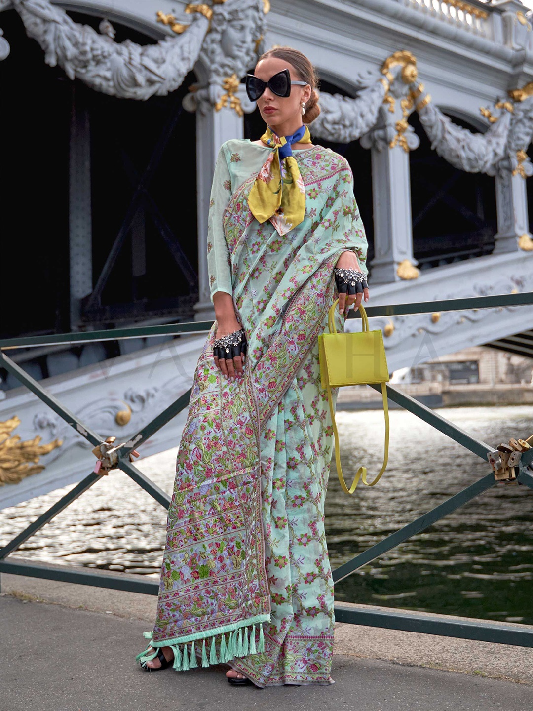 

Vardha Floral Woven Design Saree, Green