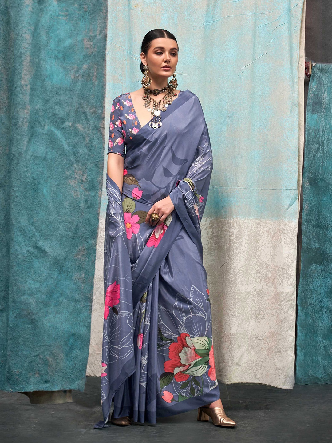 

Vardha Floral Printed Saree, Blue